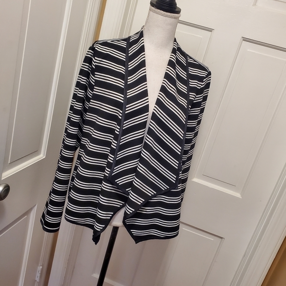 Dressbarn Black & White Striped Knit Open front shrug size Large